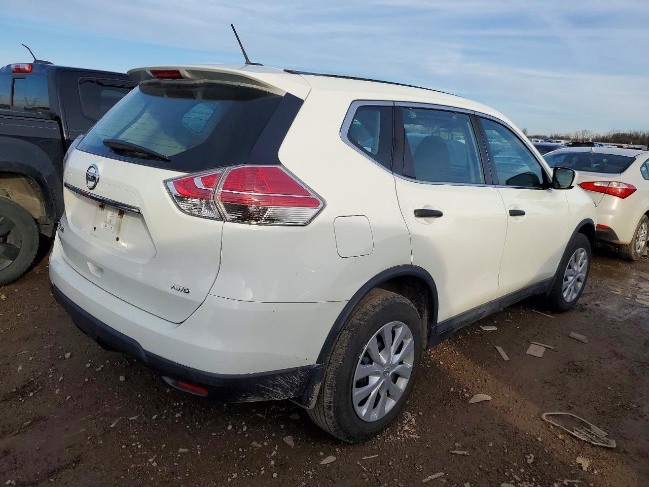 2016 Nissan Rogue S - Фото 3