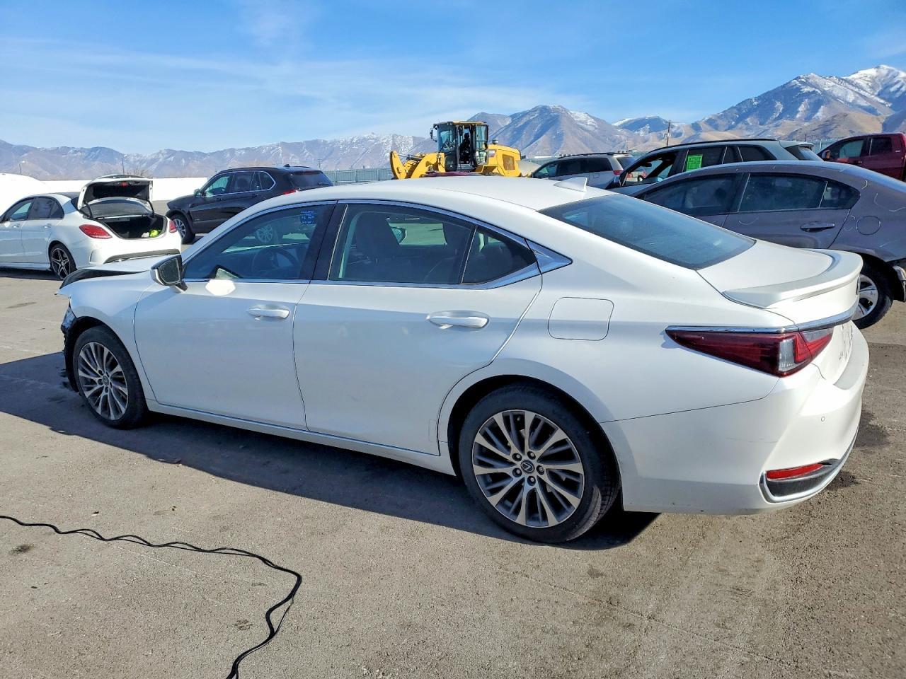 2021 Lexus Es - Image 2