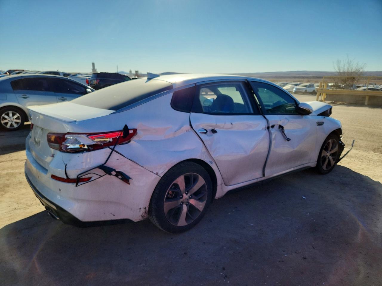 2020 Kia Optima - Фото 3