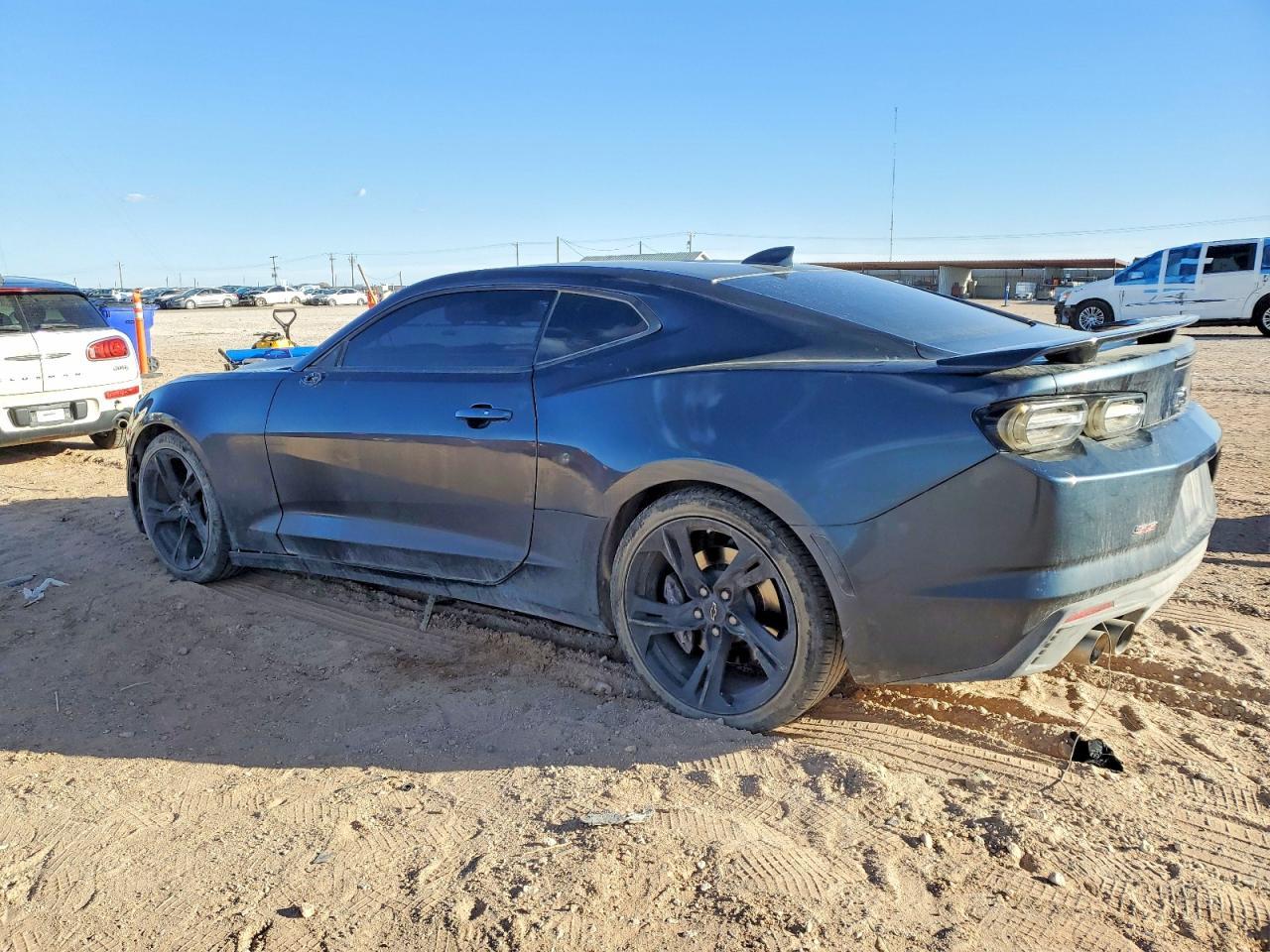 2022 Chevrolet Camaro Lt1 - Image 2