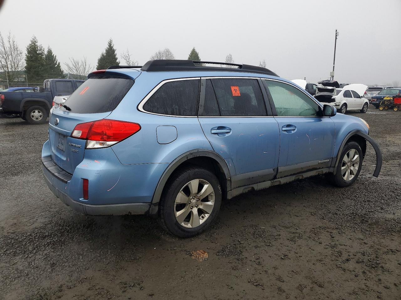 2010 Subaru Outback 3.6R Limited - Фото 3