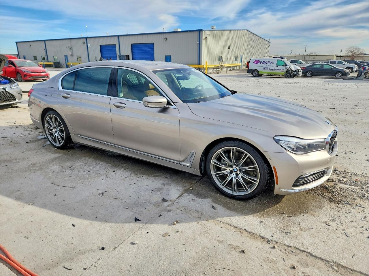 2016 BMW 740 I - Фото 4