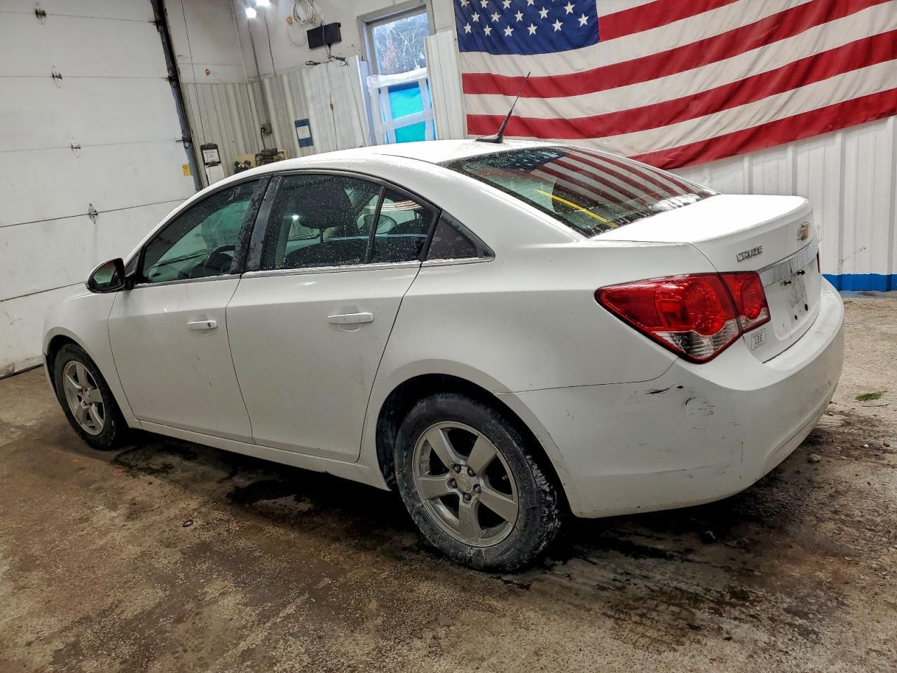 2014 Chevrolet Cruze Lt - Image 2