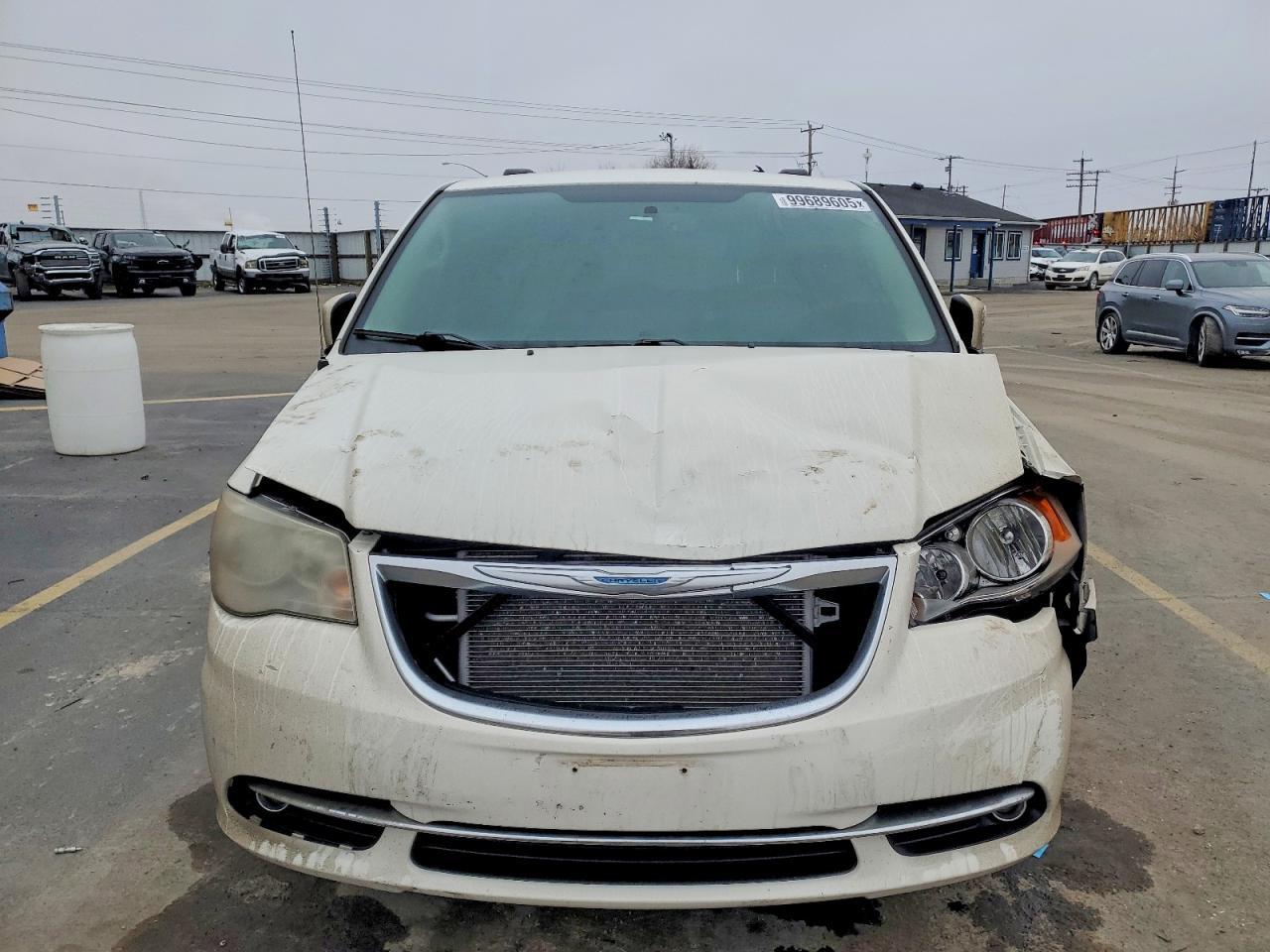 2012 Chrysler Town & Country - Image 5
