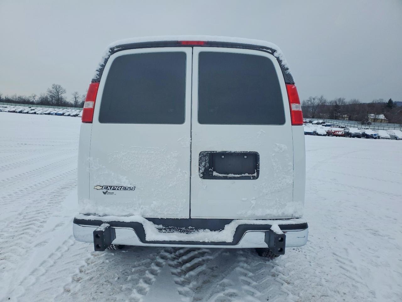 2022 Chevrolet Express 2500 Utility / Service Van - Фото 6