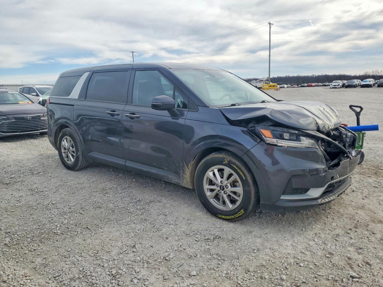 2022 Kia Carnival Lx - Фото 4