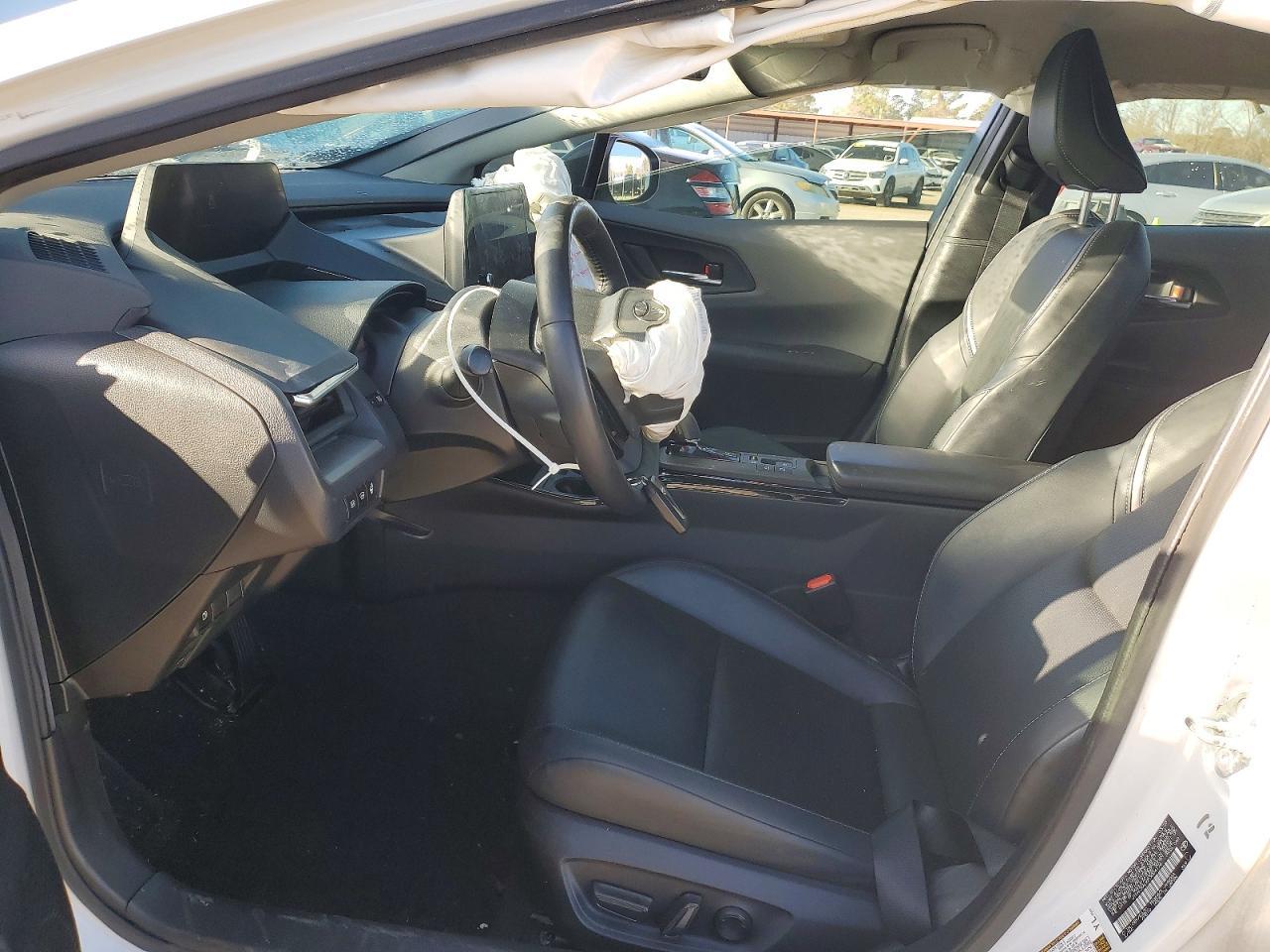 2023 Toyota Prius Le - Image 7