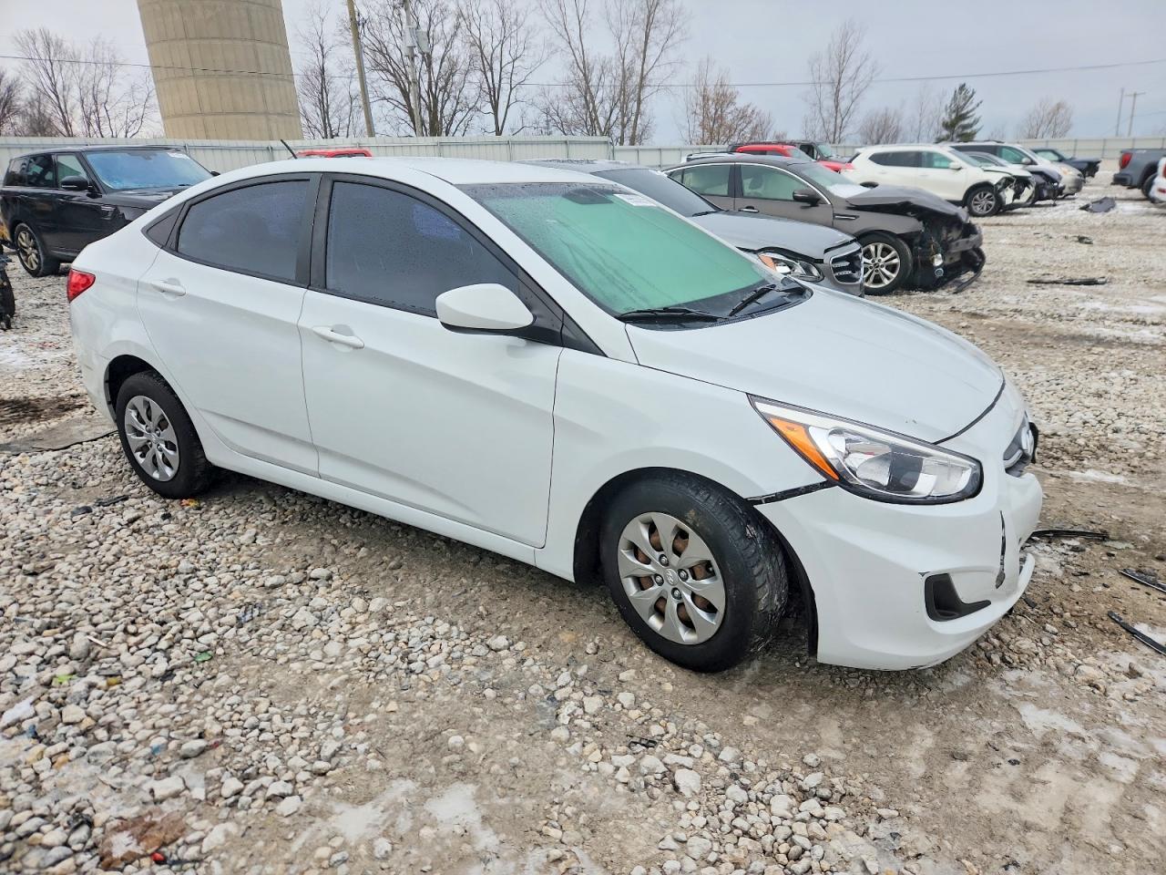2017 Hyundai Accent Se - Фото 4