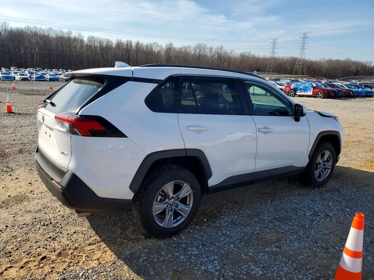 2024 Toyota Rav4 Xle - Image 3