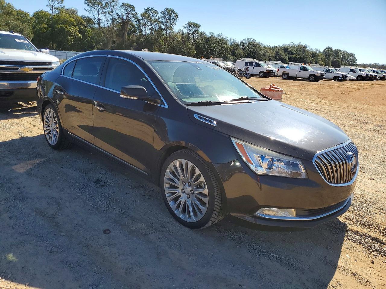 2014 Buick Lacrosse Touring - Image 4