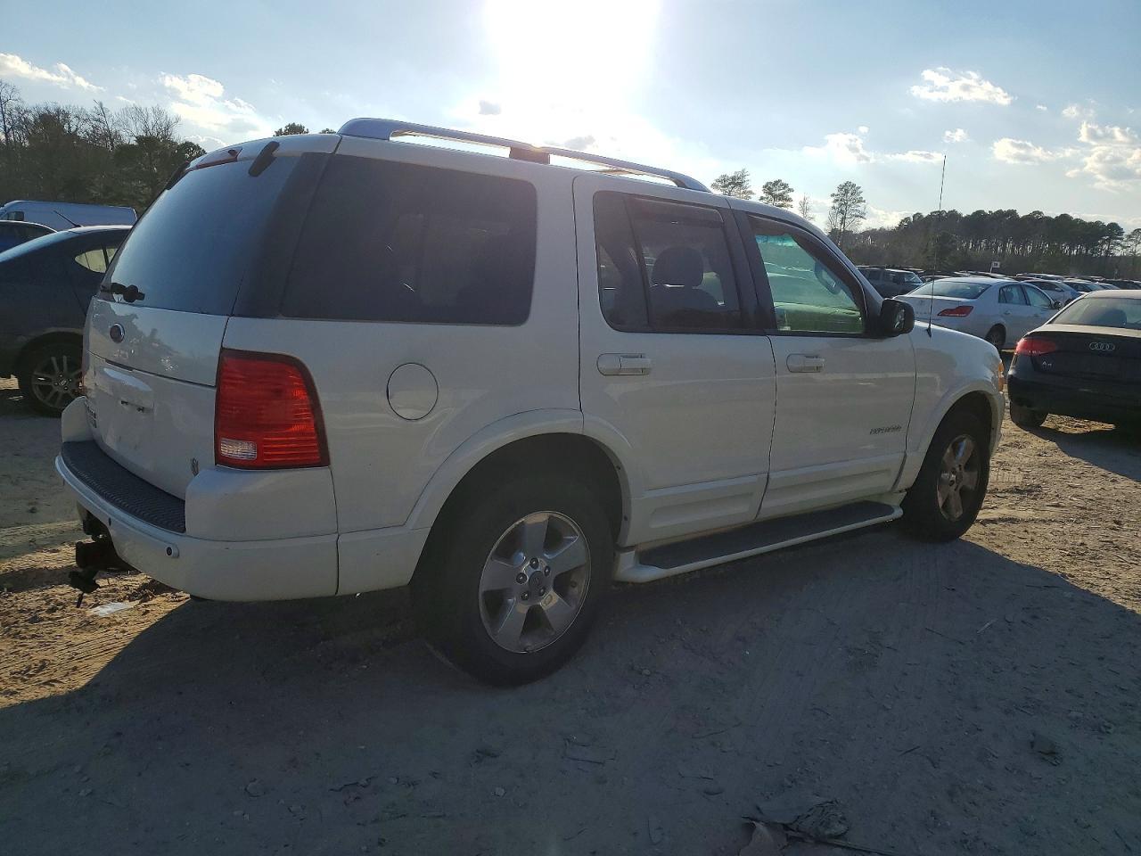 2004 Ford Explorer Limited - Фото 3