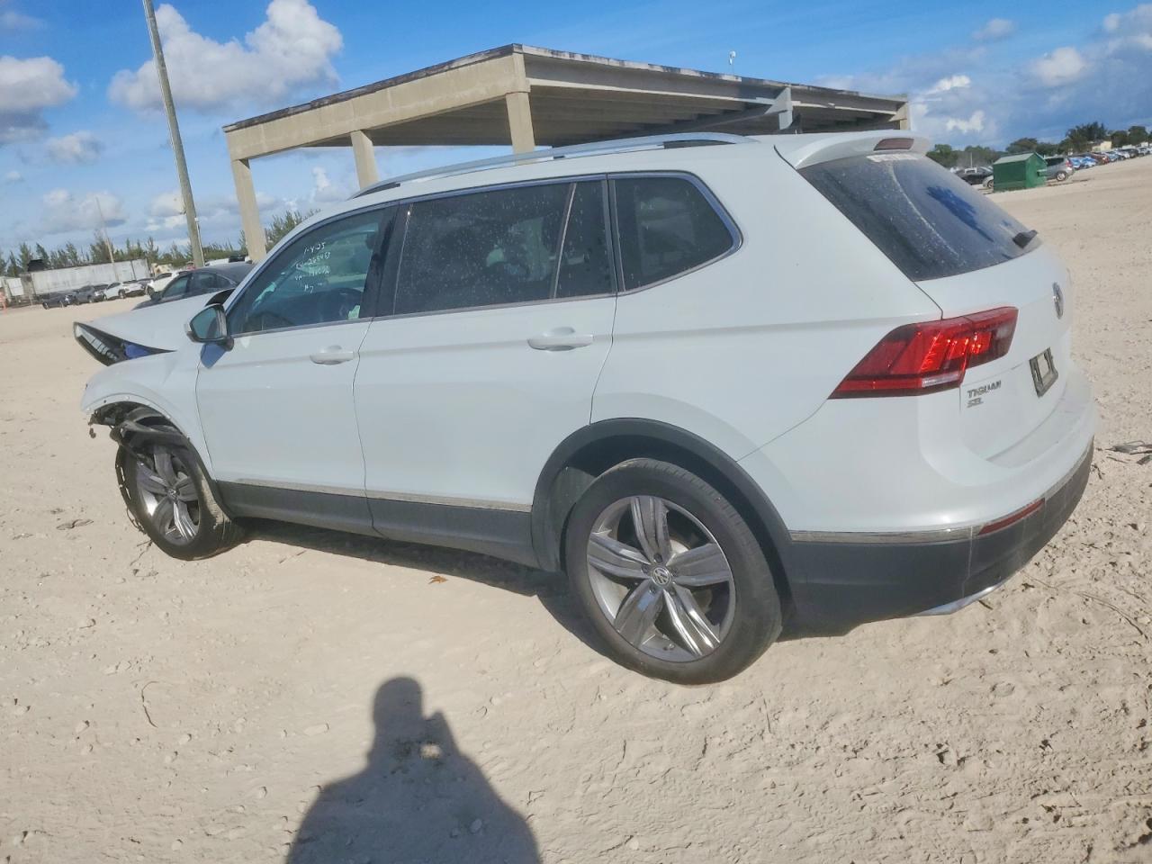 2018 Volkswagen Tiguan Sel Premium - Фото 2