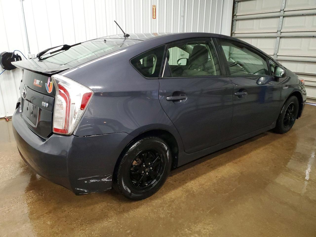 2014 Toyota Prius - Фото 3