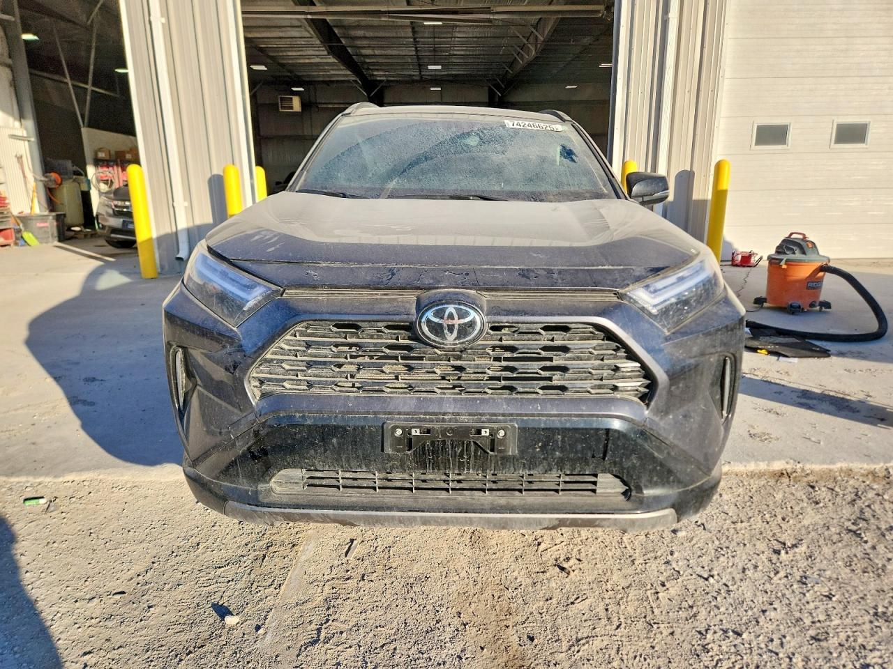 2025 Toyota Rav4 Xse - Image 5