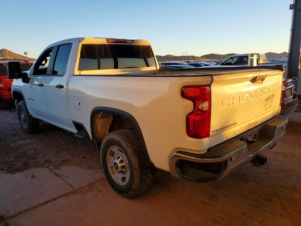 2021 Chevrolet Silverado C2500 Heavy Duty - Фото 2