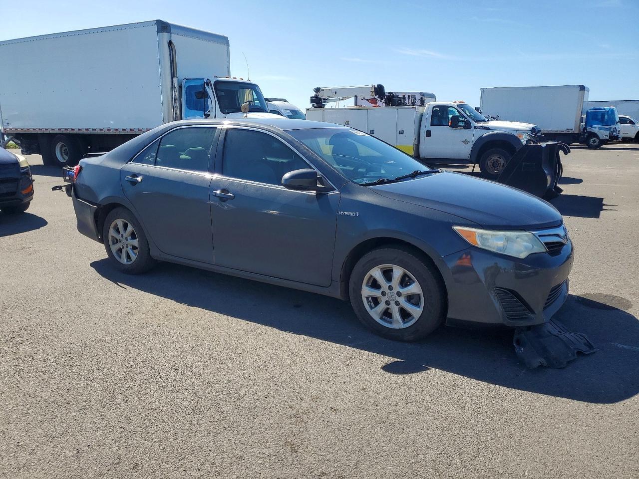2013 Toyota Camry - Фото 4