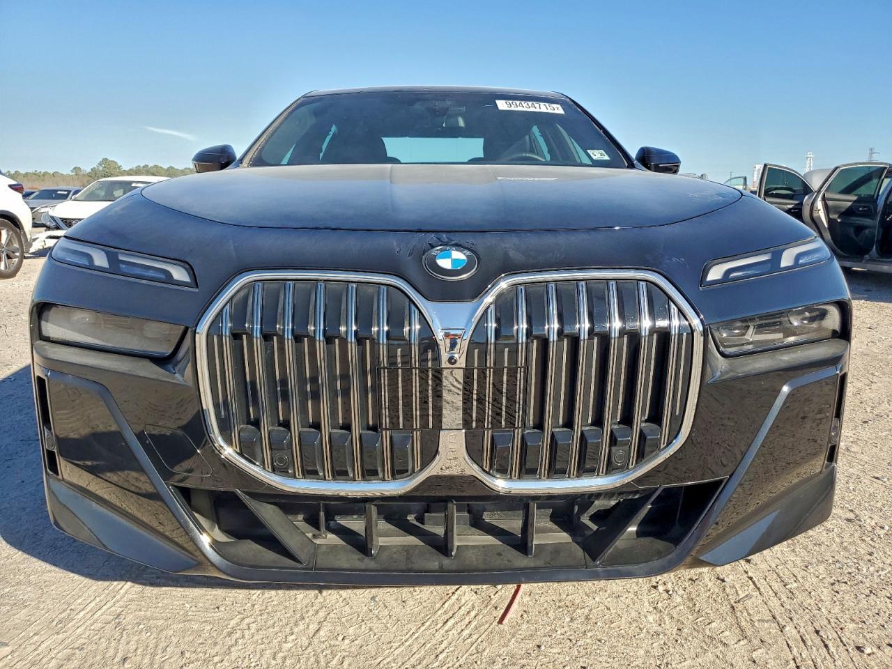 2025 BMW 760 Xi - Фото 5