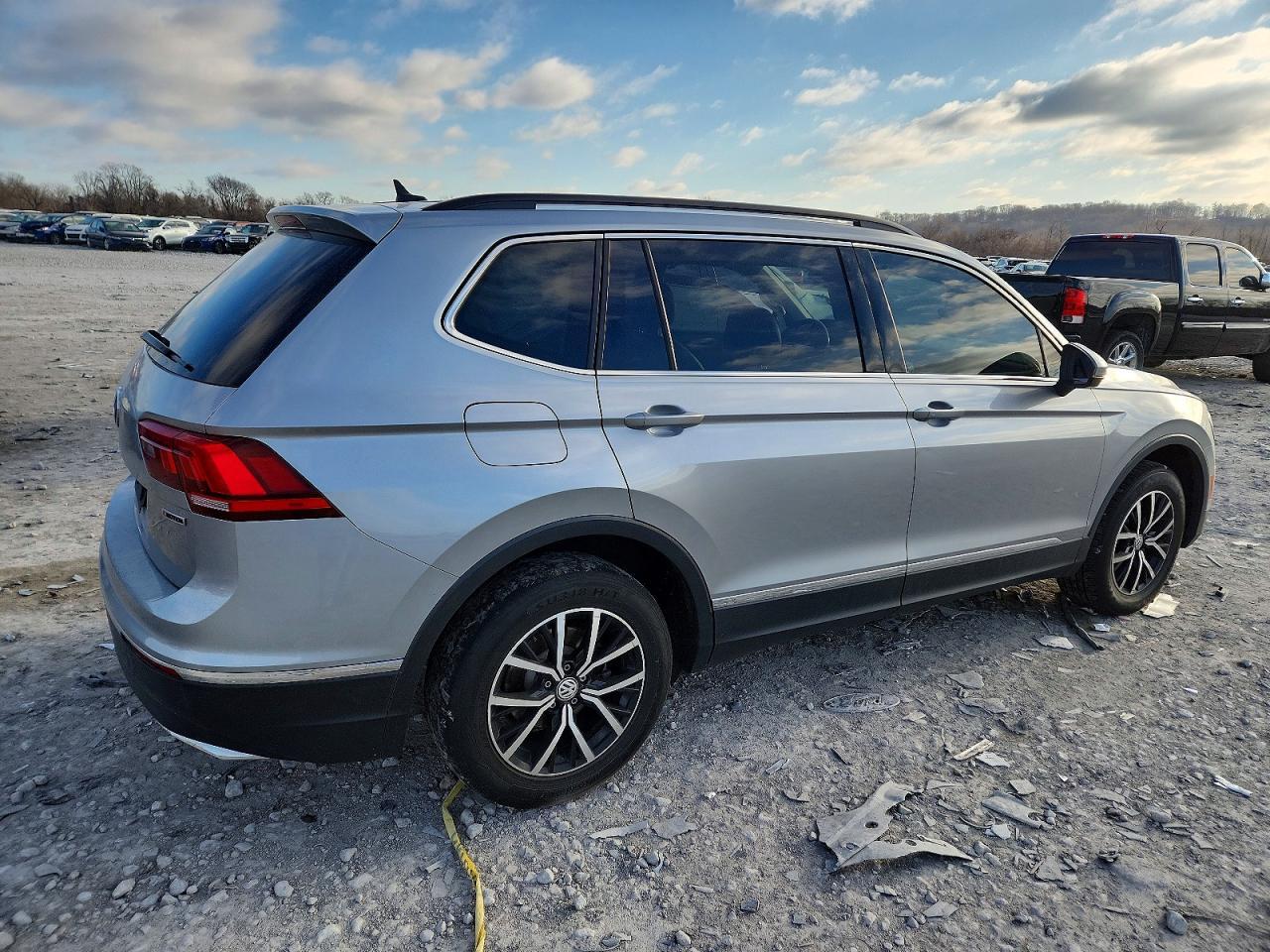 2021 Volkswagen Tiguan Se - Фото 3