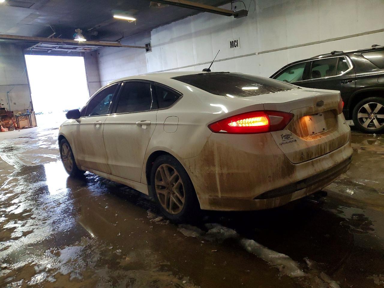 2015 Ford Fusion Se - Image 2