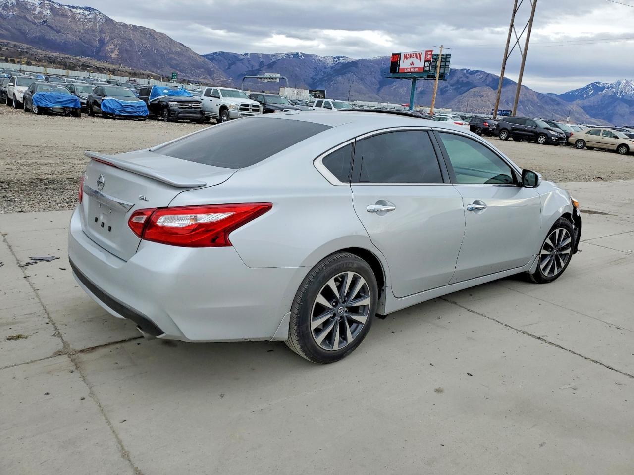 2016 Nissan Altima 2.5 - Image 3