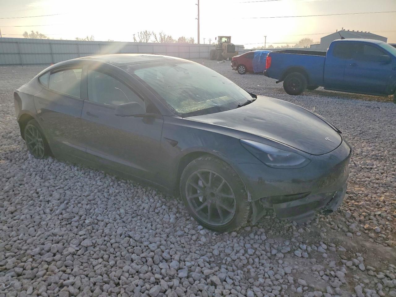2023 Tesla Model 3 - Фото 4