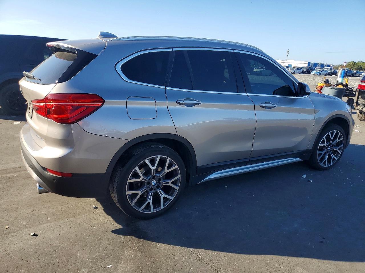 2021 BMW X1 Sdrive28I - Фото 3