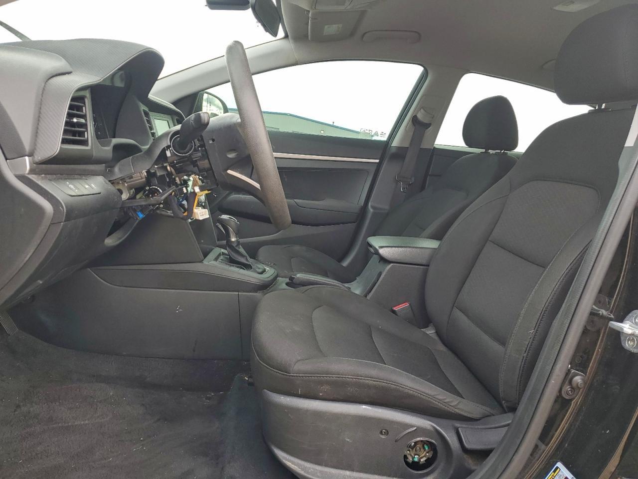 2020 Hyundai Elantra Se - Фото 7