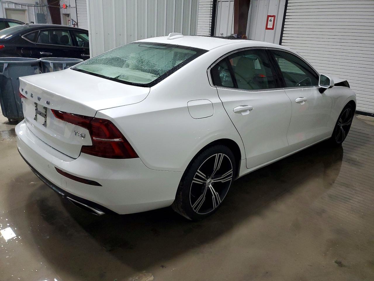 2020 Volvo S60 T5 Inscription - Фото 3