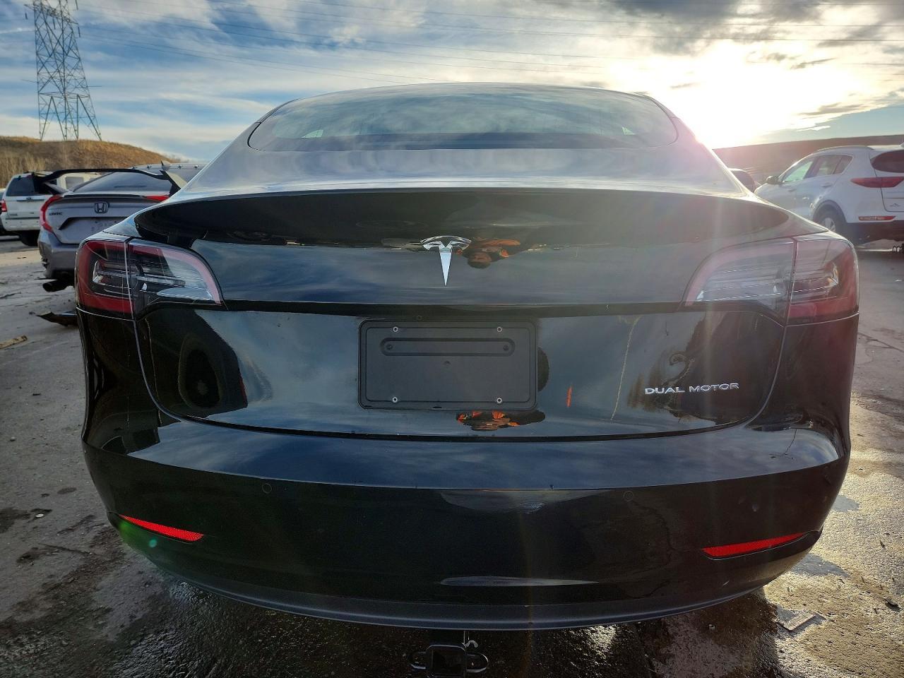 2020 Tesla Model 3 - Фото 6