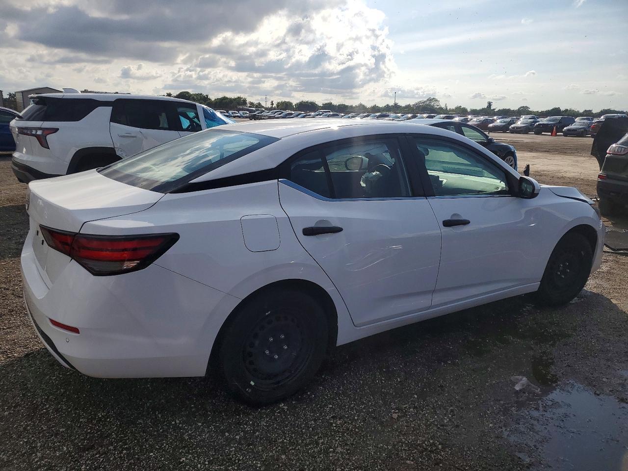 2024 Nissan Sentra S - Image 3