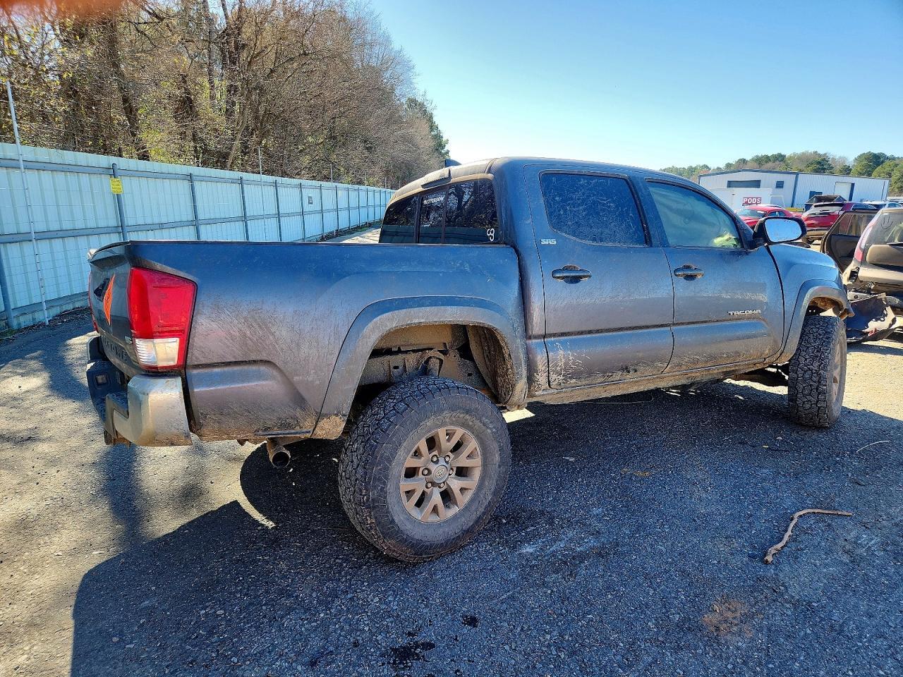 2017 Toyota Tacoma Double Cab - Image 3