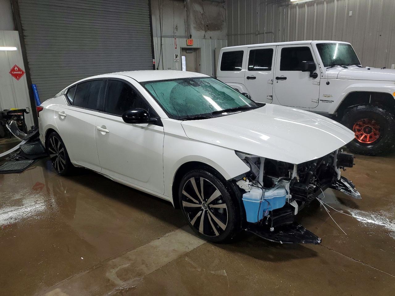 2022 Nissan Altima Sr - Фото 4