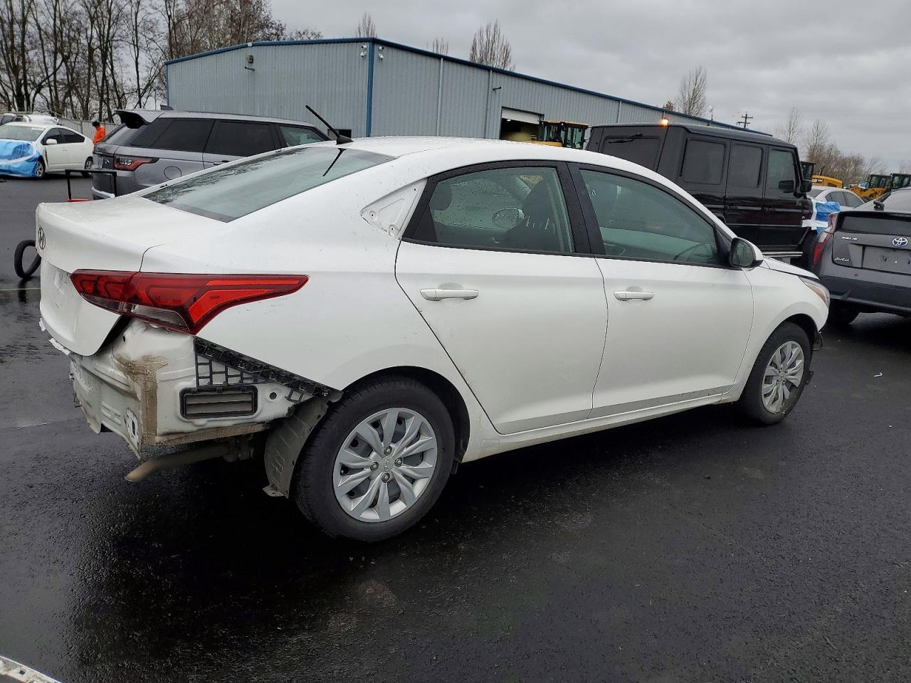 2022 Hyundai Accent Se - Image 3