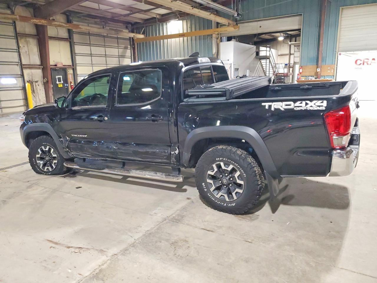 2016 Toyota Tacoma Double Cab - Image 2