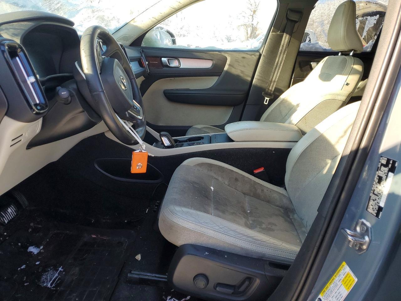 2020 Volvo Xc40 T5 Momentum - Фото 7