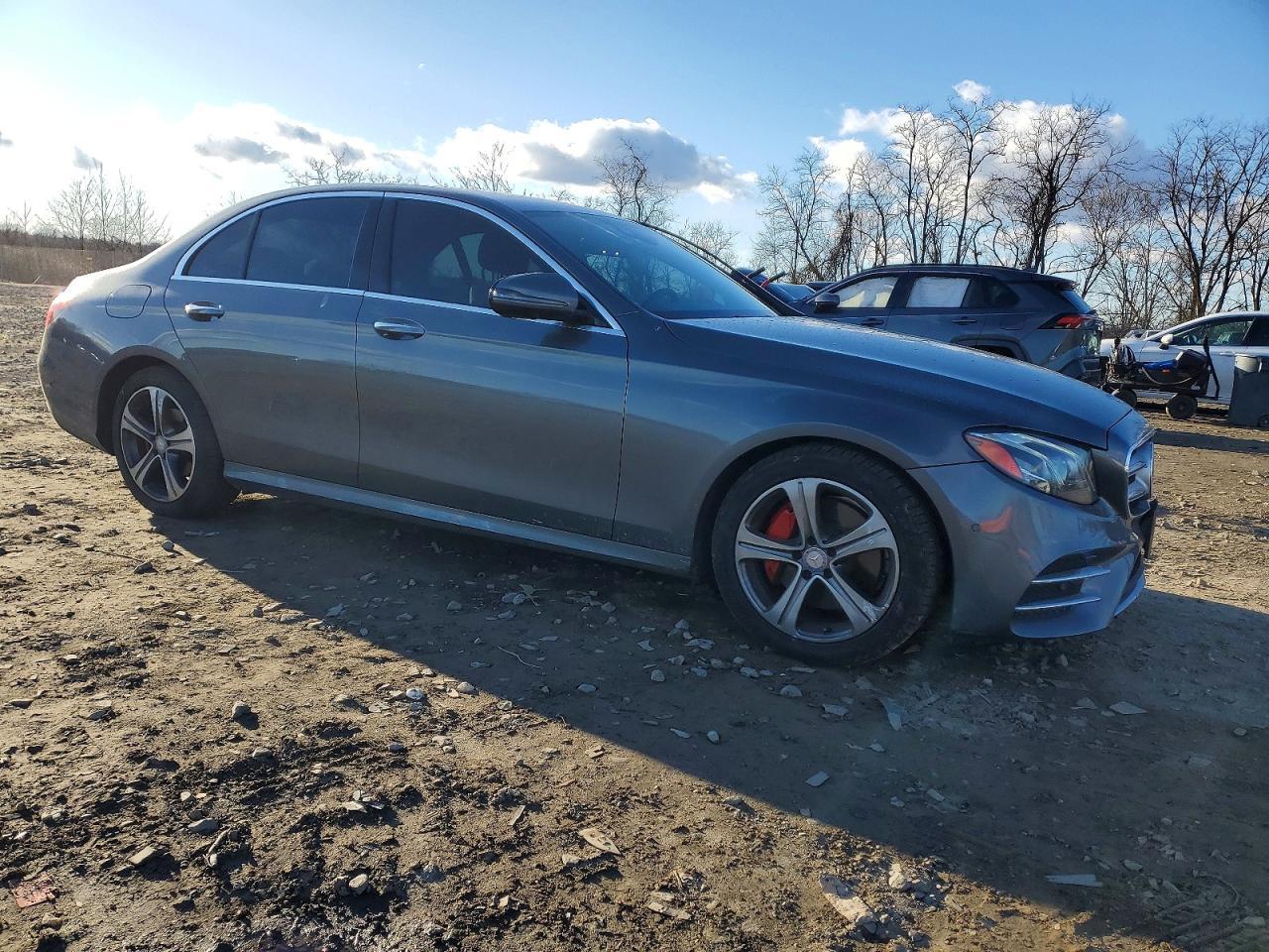 2017 Mercedes-Benz E 300 4Matic - Image 4