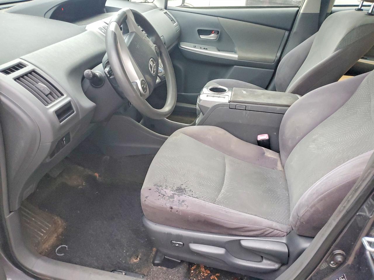 2014 Toyota Prius V - Фото 7