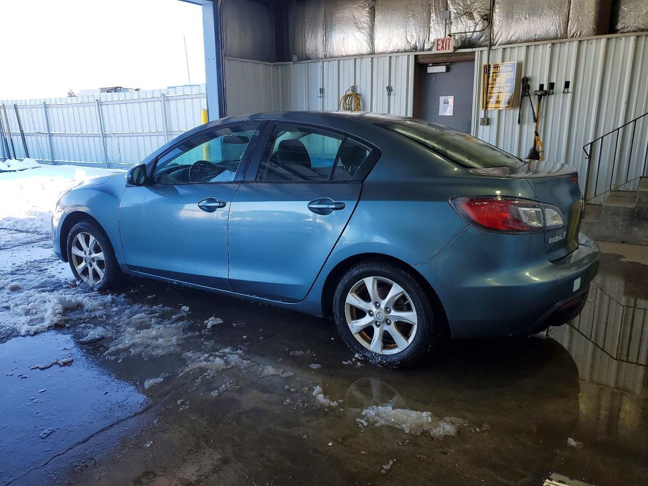 2010 Mazda 3 I - Image 2