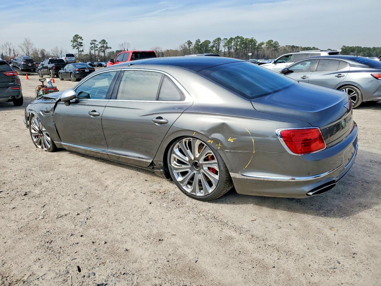 2023 Bentley Flying Spur - Фото 2