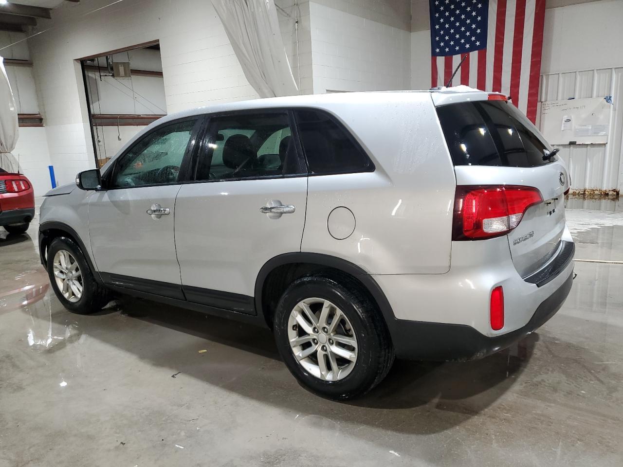 2015 Kia Sorento Lx - Image 2