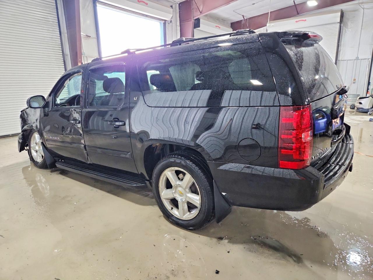 2007 Chev Suburban - Фото 2