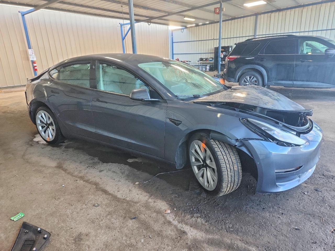 2022 Tesla Model 3 - Image 4