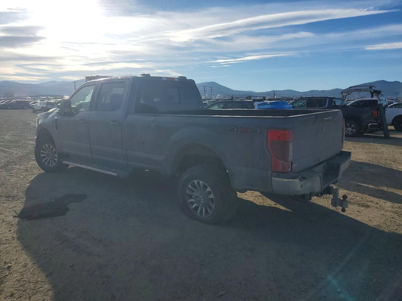 2022 Ford F350 Super Duty - Фото 2