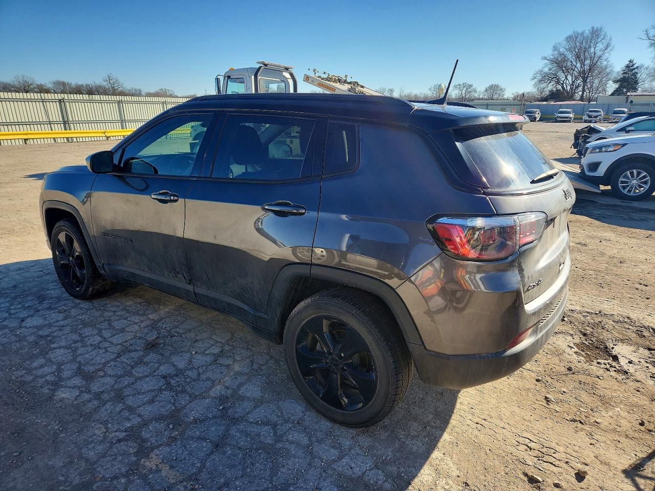2021 Jeep Compass Latitude - Фото 2