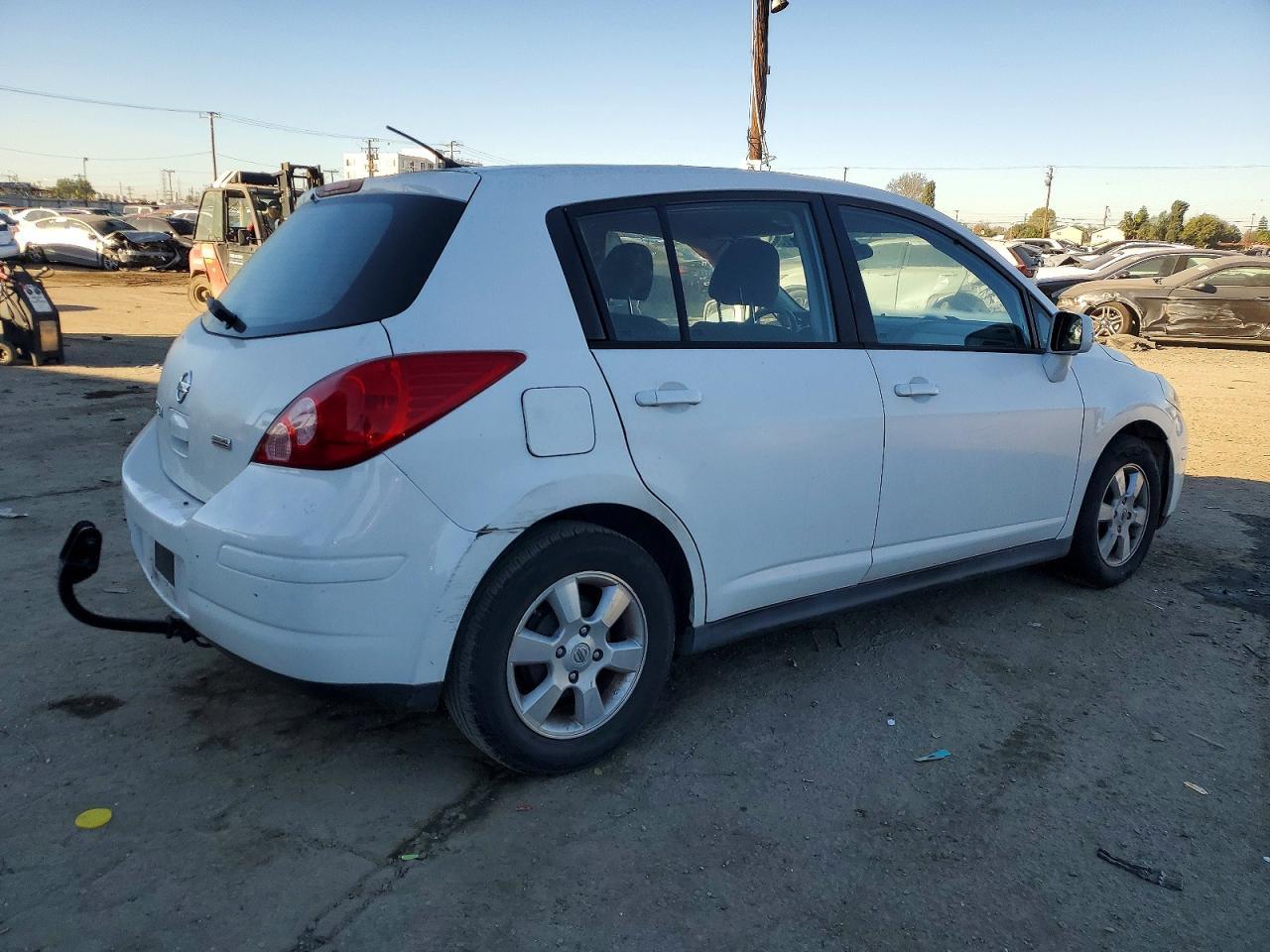 2012 Nissan Versa S - Фото 3