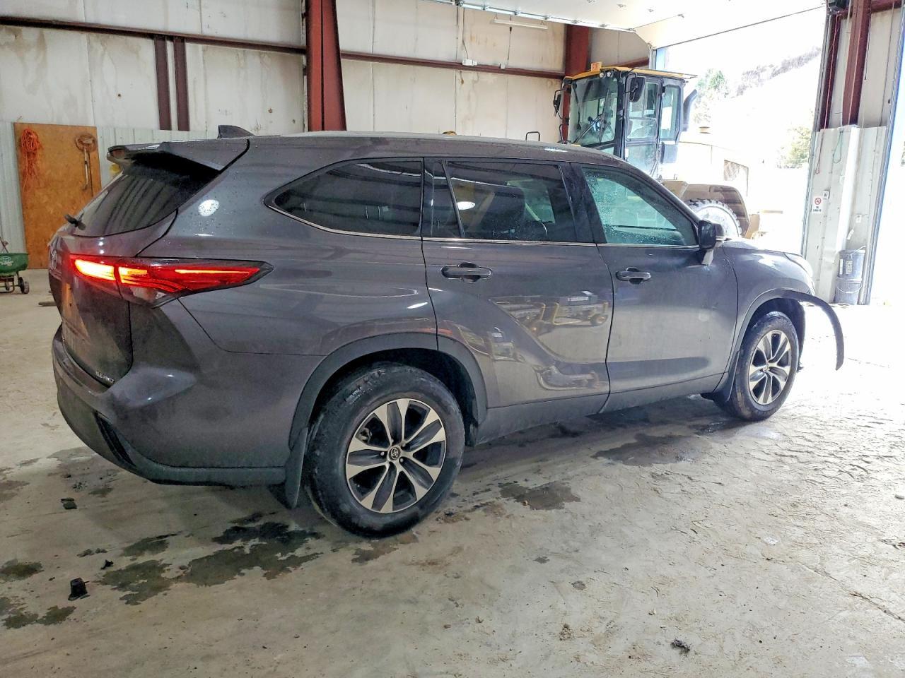 2022 Toyota Highlander Xle - Фото 3