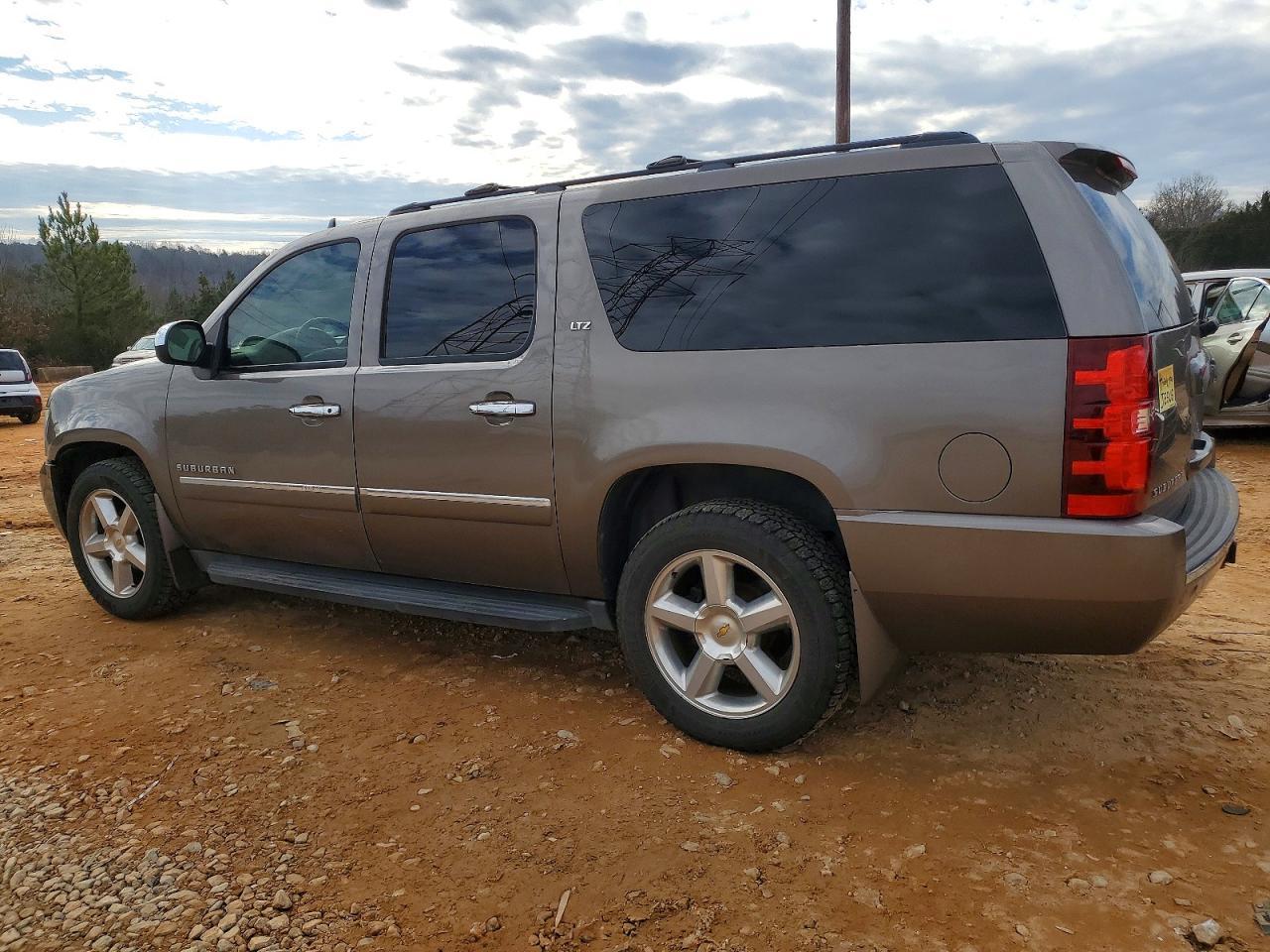 2014 Chevrolet Suburban K1500 Ltz - Фото 2