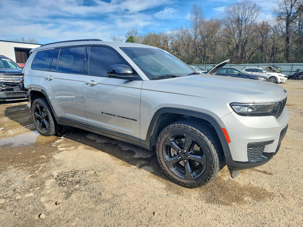 2023 Jeep Grand Cherokee L Laredo - Image 4
