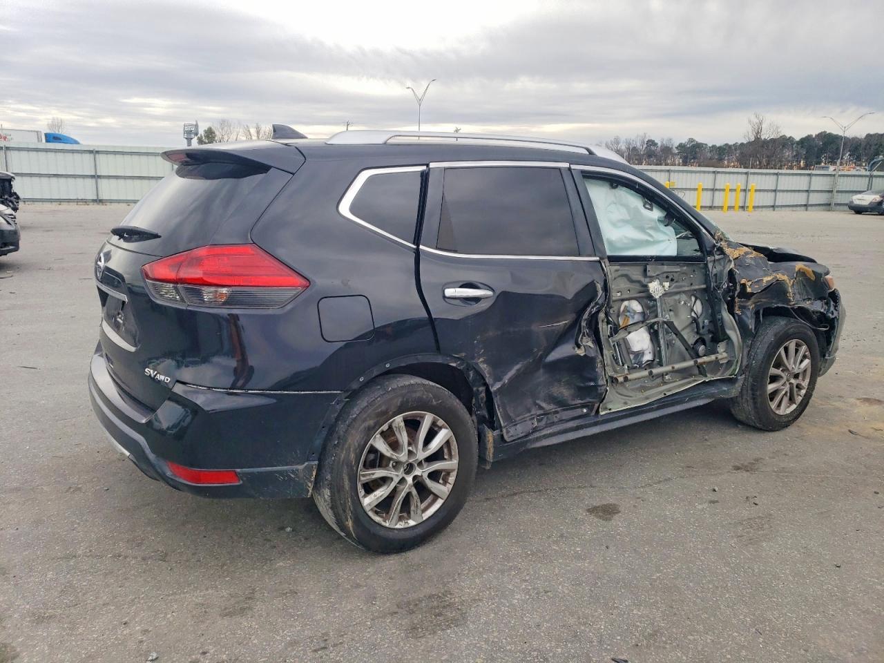 2017 Nissan Rogue S - Фото 3