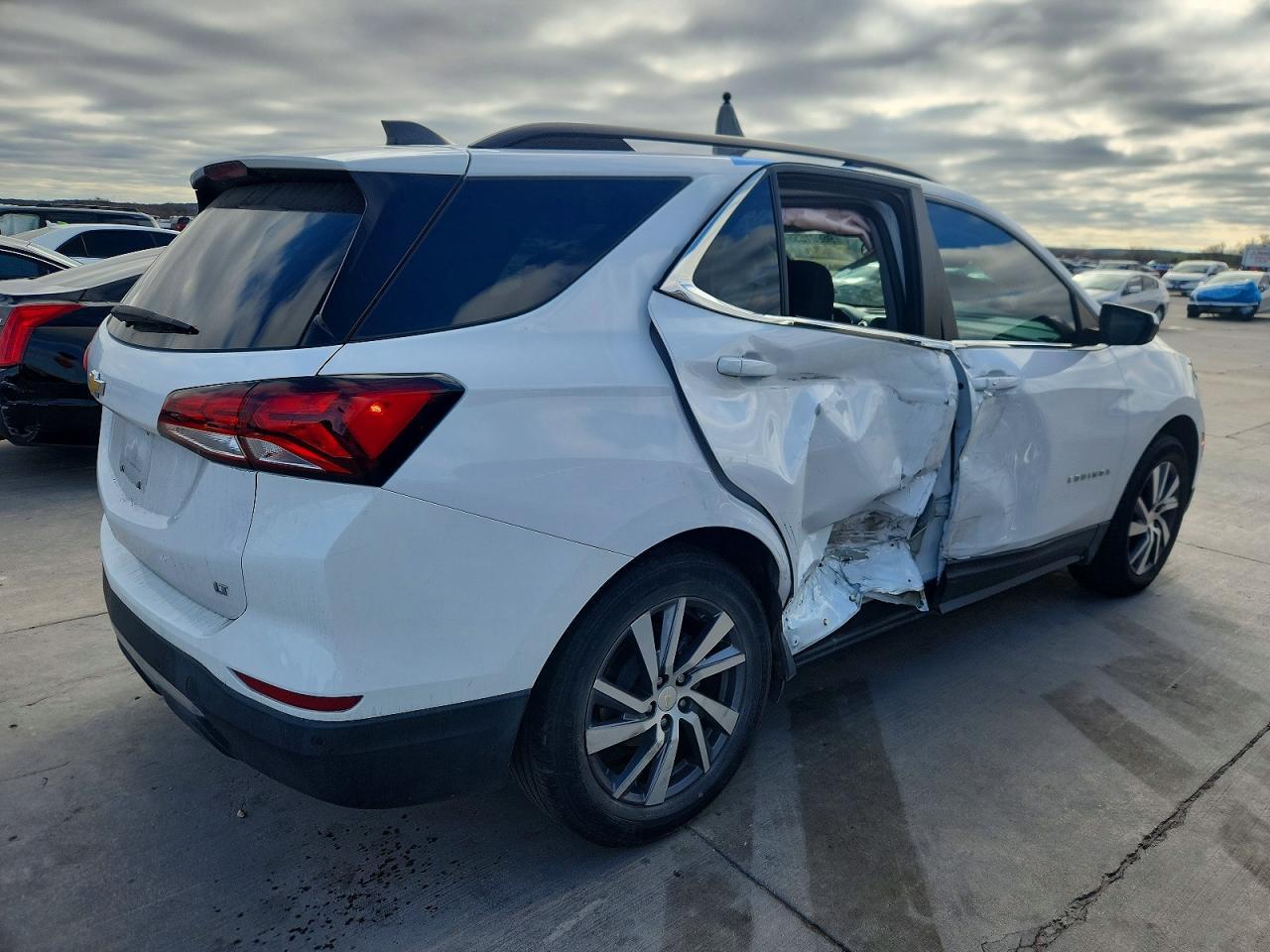 2022 Chev Equinox Lt - Фото 3